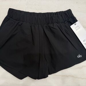 ALO Yoga Black Athletic Shorts Lightweight Elastic Waist new